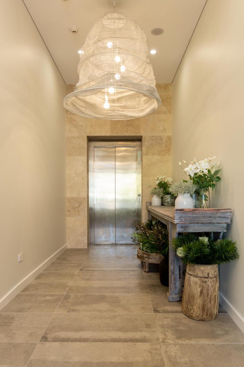 Astina Suites, Forster Εξωτερικό φωτογραφία
